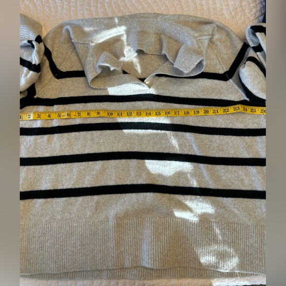 Aerie V-Neck Sweater in Cream and Black Stripes Size Small - Picture 4 of 7